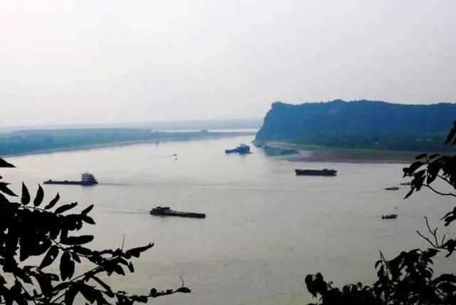 中国最牛的文案高手，一首诗火一处景...| 中国自驾地理