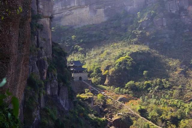 中国最牛的文案高手，一首诗火一处景...| 中国自驾地理